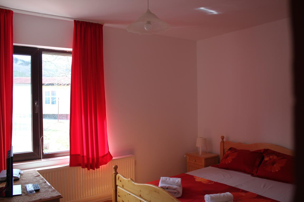 Guest House Daskalov Chervena Lokva ภายนอก รูปภาพ