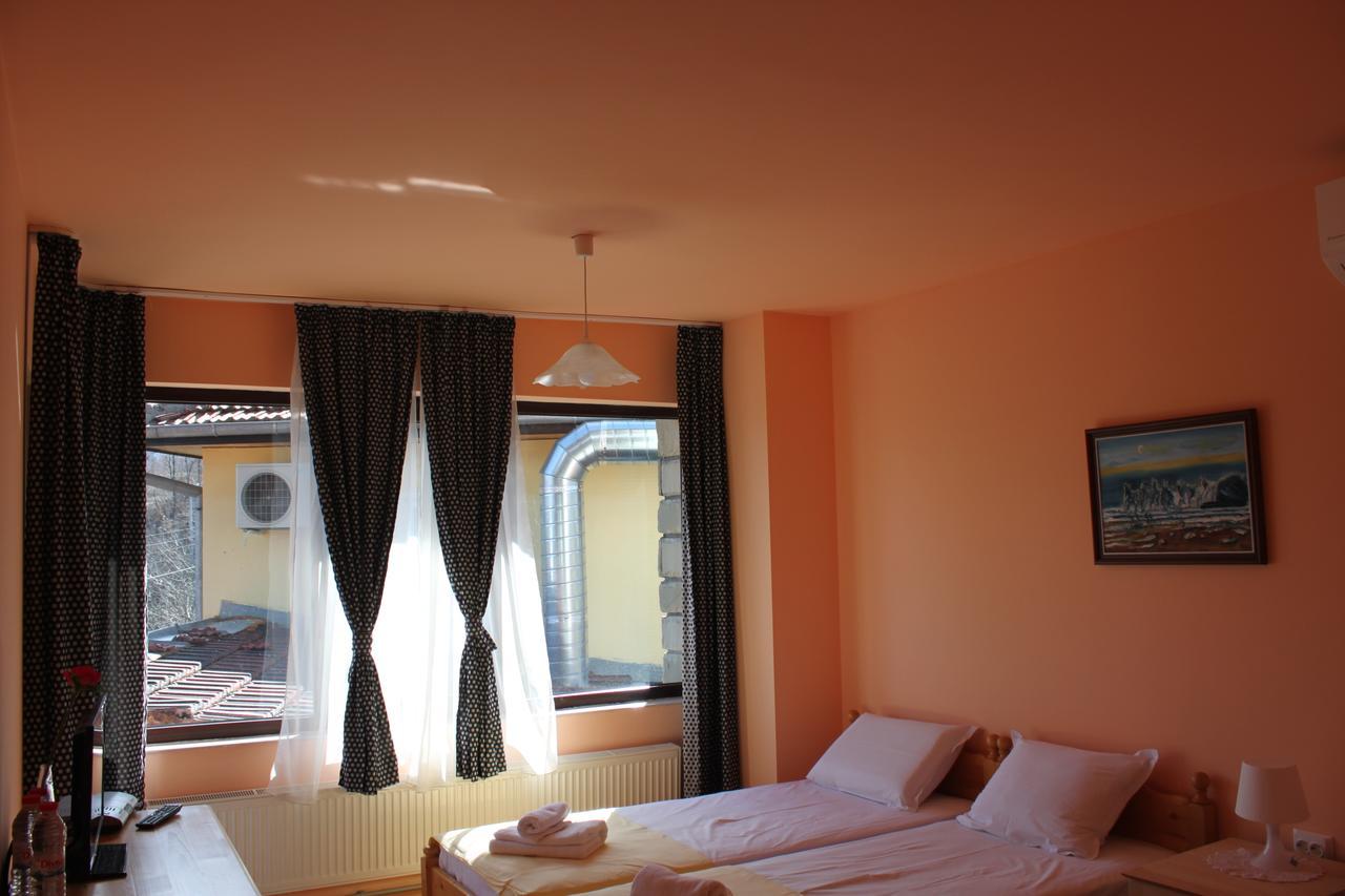 Guest House Daskalov Chervena Lokva ภายนอก รูปภาพ